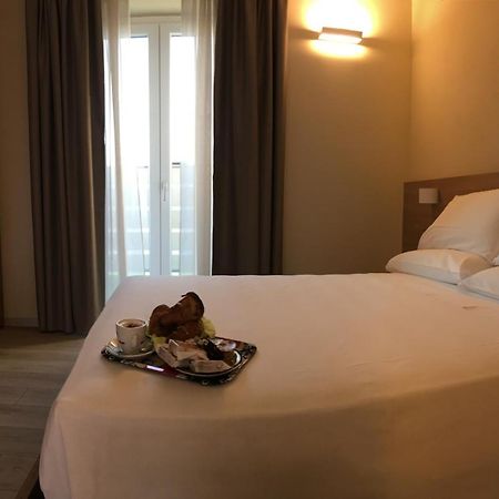 Terrazza Rooms Castrezatto ภายนอก รูปภาพ