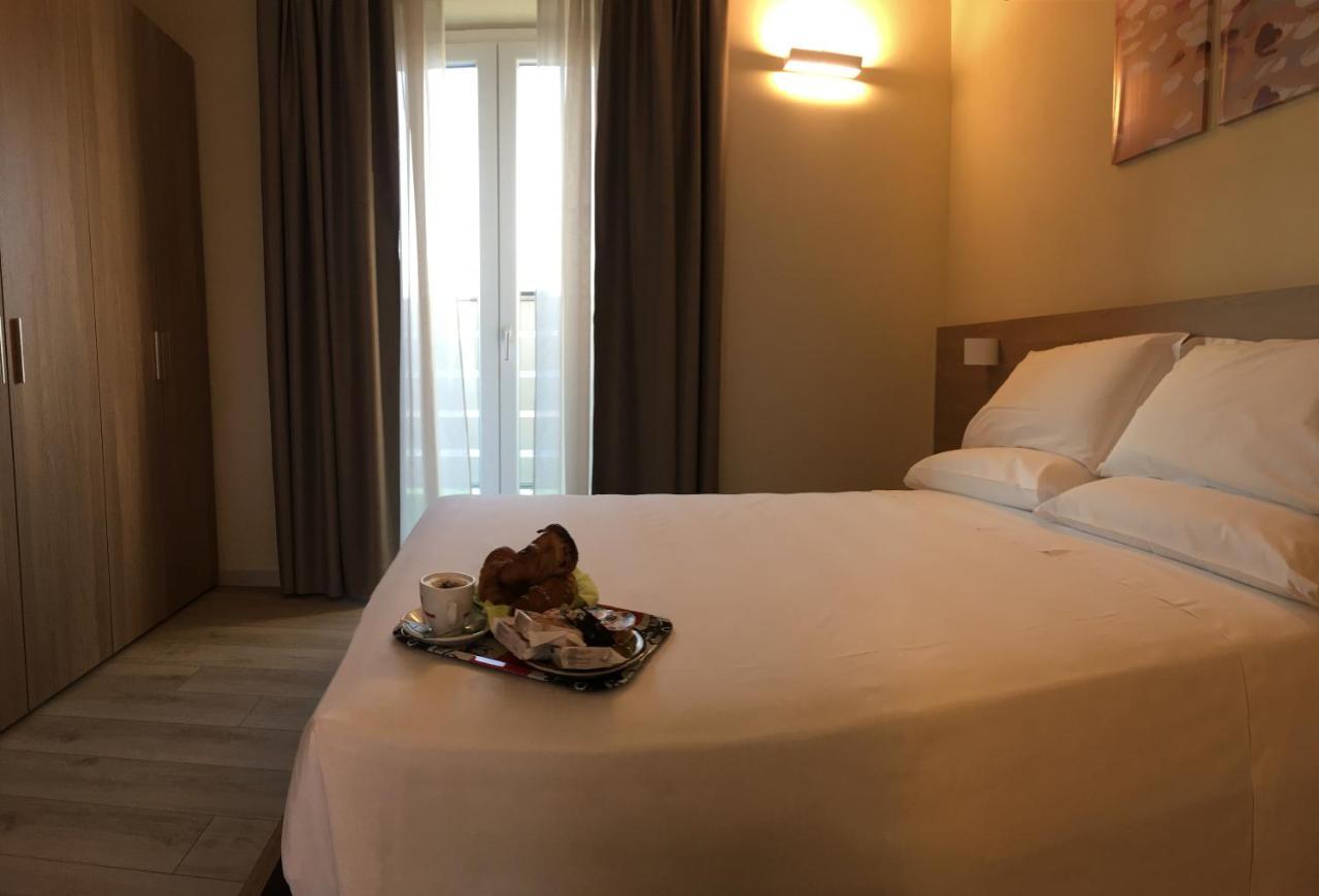 Terrazza Rooms Castrezatto ภายนอก รูปภาพ