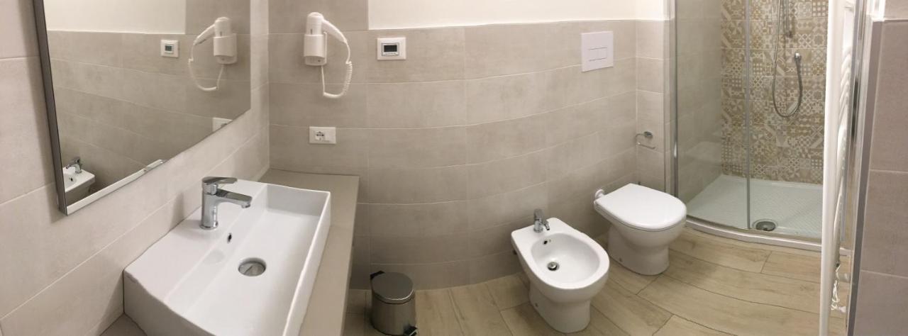 Terrazza Rooms Castrezatto ภายนอก รูปภาพ