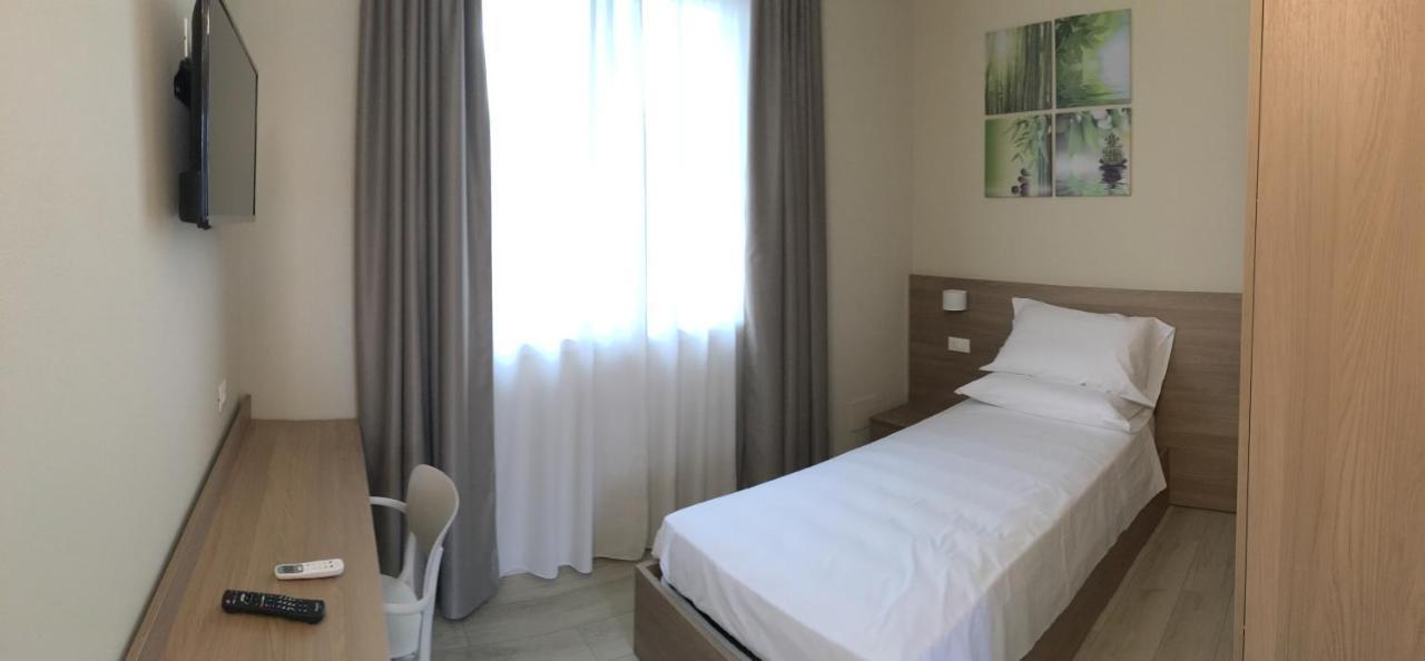 Terrazza Rooms Castrezatto ภายนอก รูปภาพ