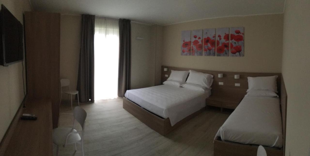 Terrazza Rooms Castrezatto ภายนอก รูปภาพ