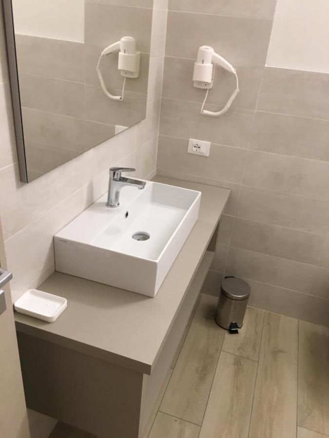 Terrazza Rooms Castrezatto ภายนอก รูปภาพ