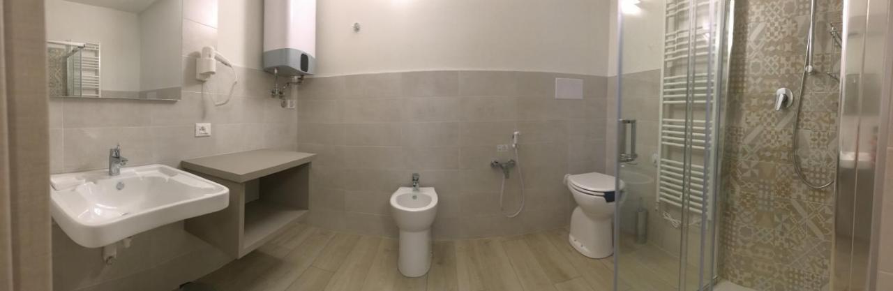 Terrazza Rooms Castrezatto ภายนอก รูปภาพ