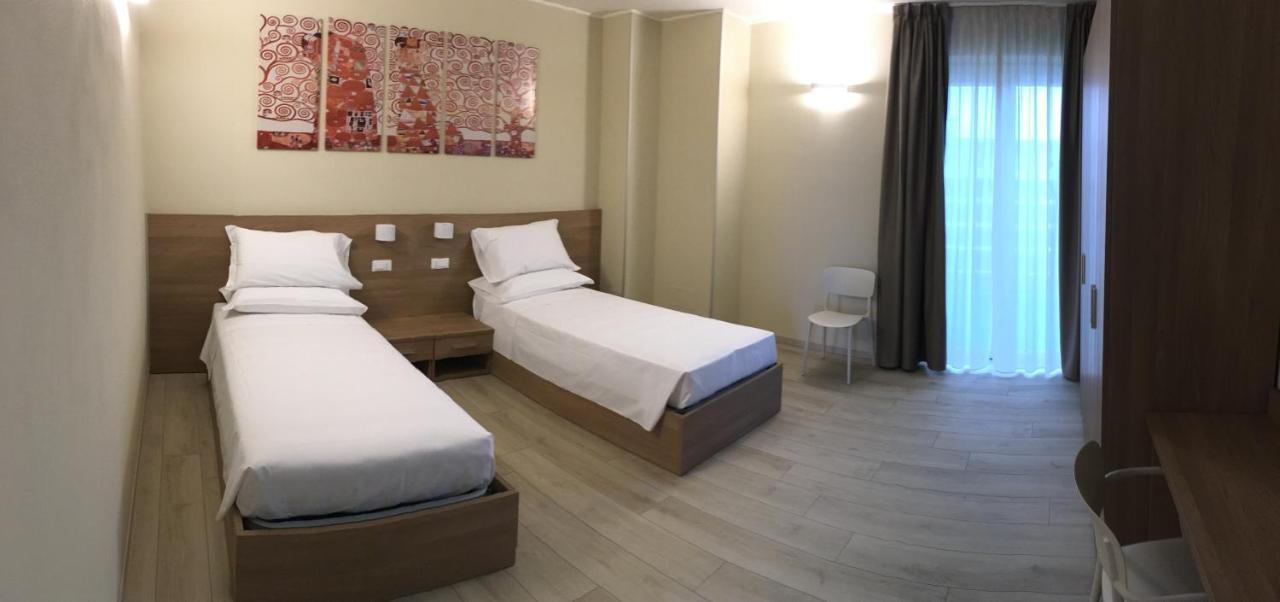 Terrazza Rooms Castrezatto ภายนอก รูปภาพ