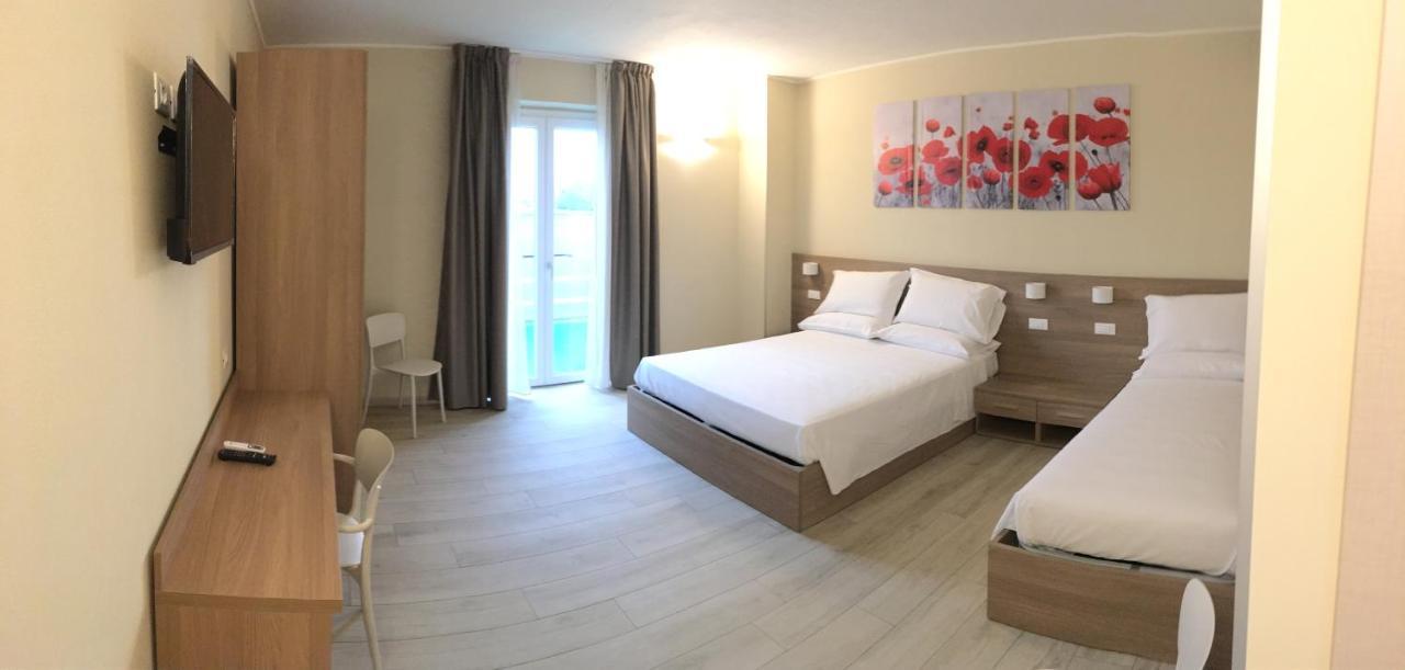 Terrazza Rooms Castrezatto ภายนอก รูปภาพ
