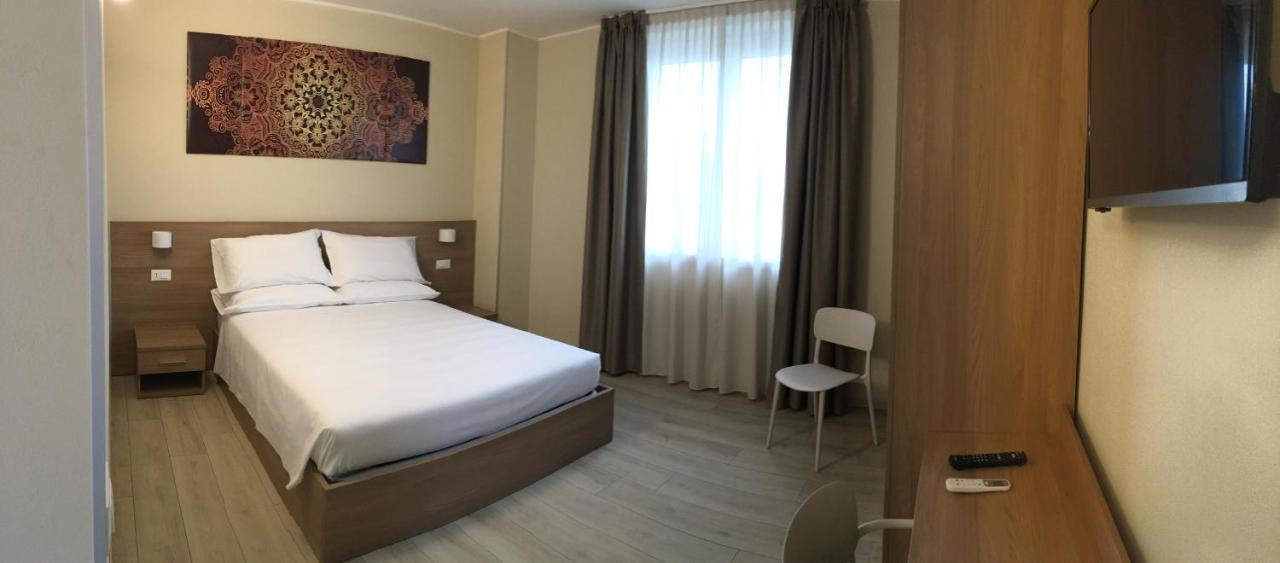 Terrazza Rooms Castrezatto ภายนอก รูปภาพ