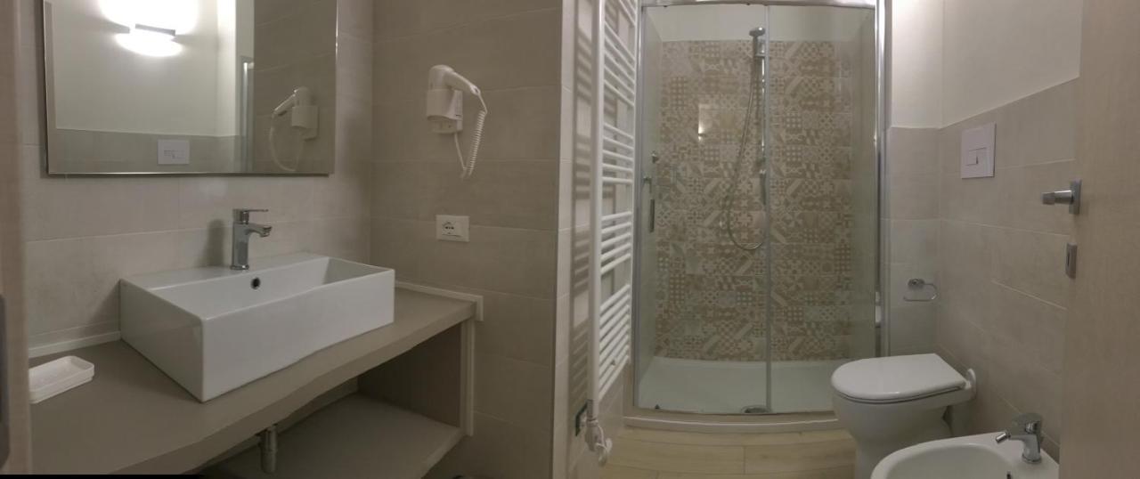 Terrazza Rooms Castrezatto ภายนอก รูปภาพ